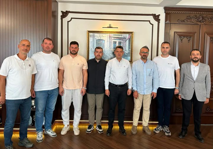 Beşiktaşlılardan Kaymakam Bey'e ziyaret!